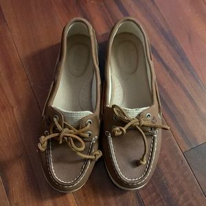 Sperry boat shoes size 5.5